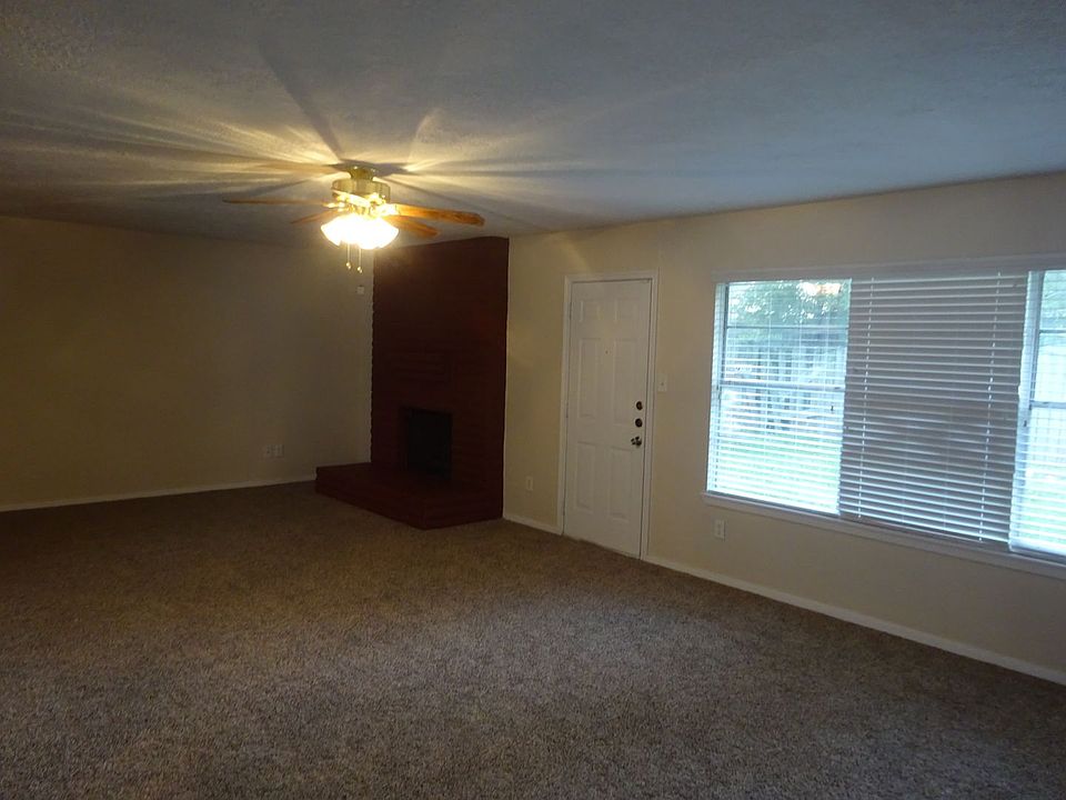 1st image of 14118 Bella Dr