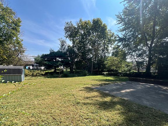 3rd image of 3023 Fairlawn Dr