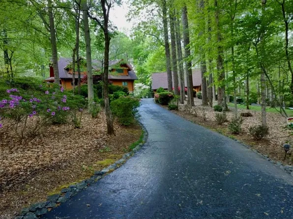 4022 Beech Acres Ln, Winston Salem, NC 27106