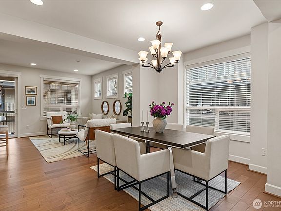 4th image of 1321 Greenwish Walk NE