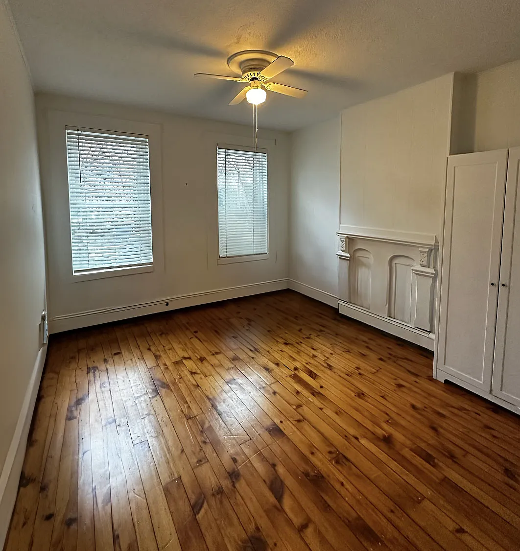 3 bed, 900 sqft, $2,495 — Photo 4