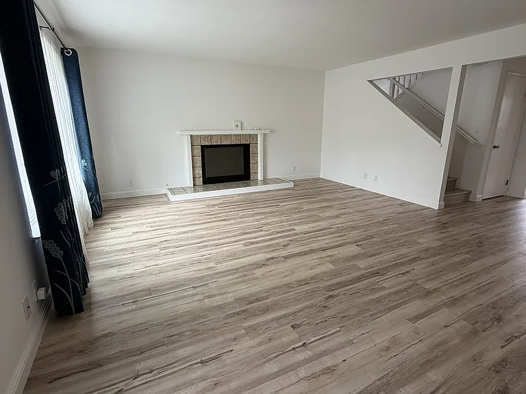 20600 Waterford Pl — Photo 2