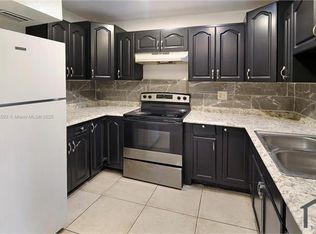 5975 NW 25th Ct, Sunrise, FL 33313