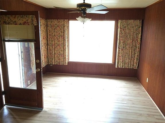 5th image of 853 W Wrangler Blvd