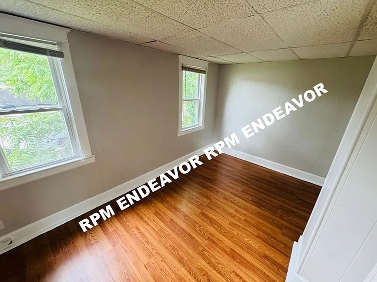 4736 Heidelberg Av — Photo 5