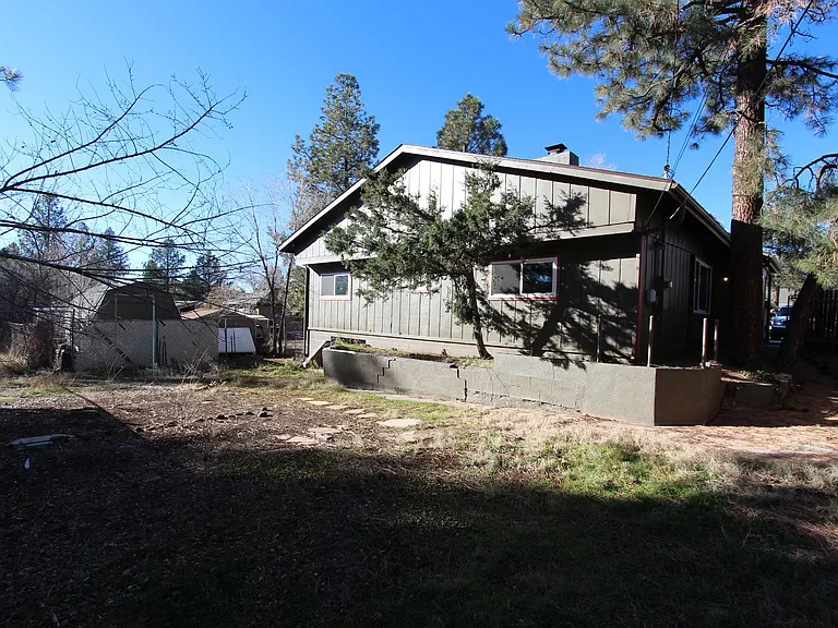 1612 N San Francisco St — Photo 24