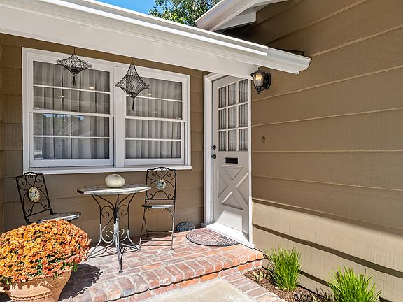 3rd image of 22141 Costanso St