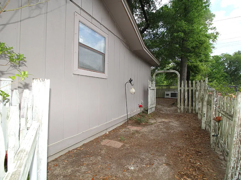 7816 Deborah Dr — Photo 19