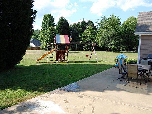 3rd image of 78 Mosswood Ct
