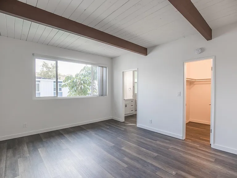 12659 Moorpark St #12 — Photo 20