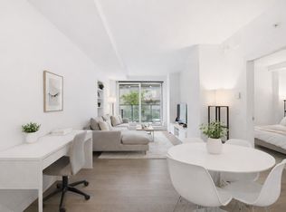 1480 Howe St #306, Vancouver, BC V6Z 0G5