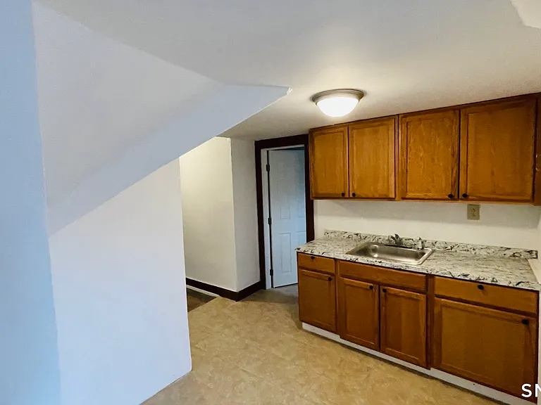 58 E Pearl St — Photo 13