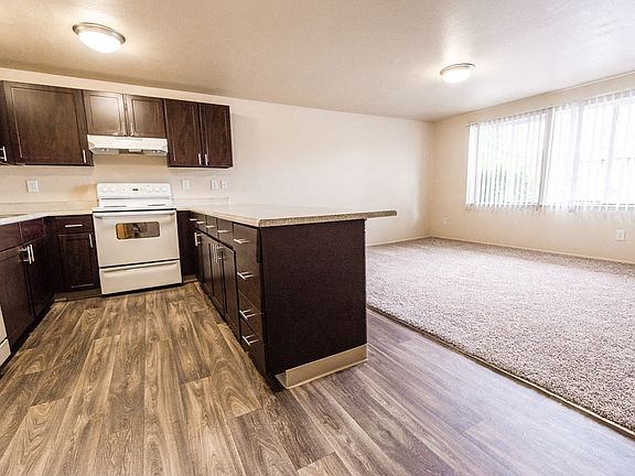 Lakewood Apartments - Southern Pines Apartments - Kitchen and Living Room