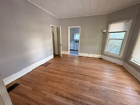 Studio, 500 sqft, $875 — Photo 2