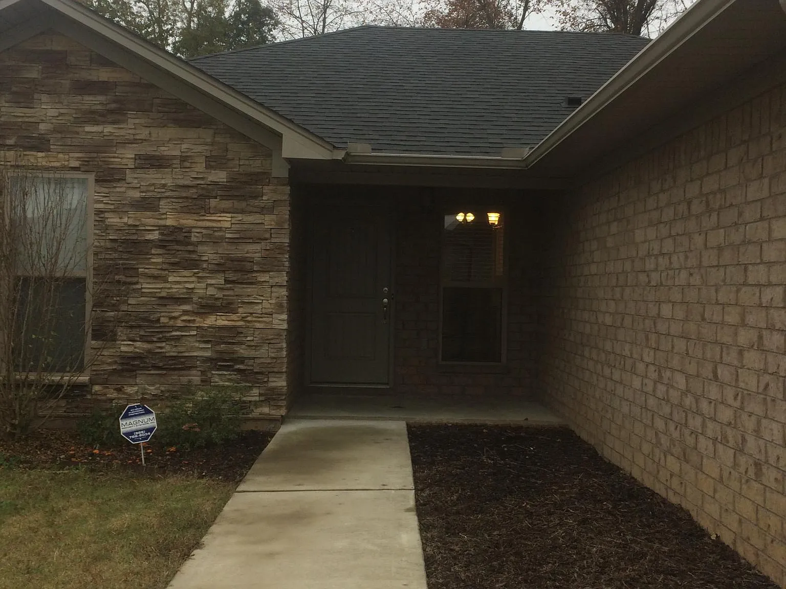 3 bed, 1242 sqft, $1,400 — Photo 2