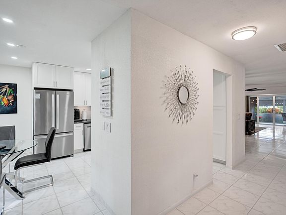 3rd image of 1640 NW 18th Avenue N #104
