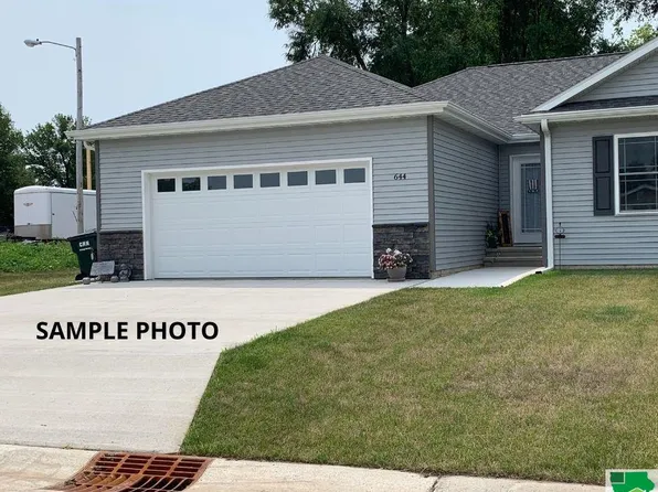 624 Meredith Ln, Moville, IA 51039