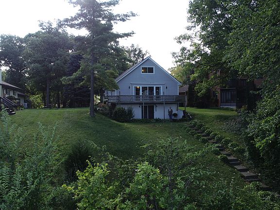 5th image of 805 Holiday Dr