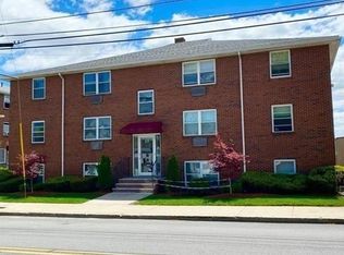 33 Montvale Ave APT 7, Woburn, MA 01801