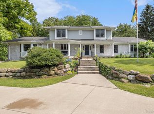 12080 Jeffers Ln, Fenton, MI 48430