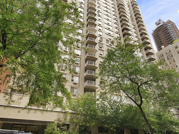 3rd image of 225 E 64th St