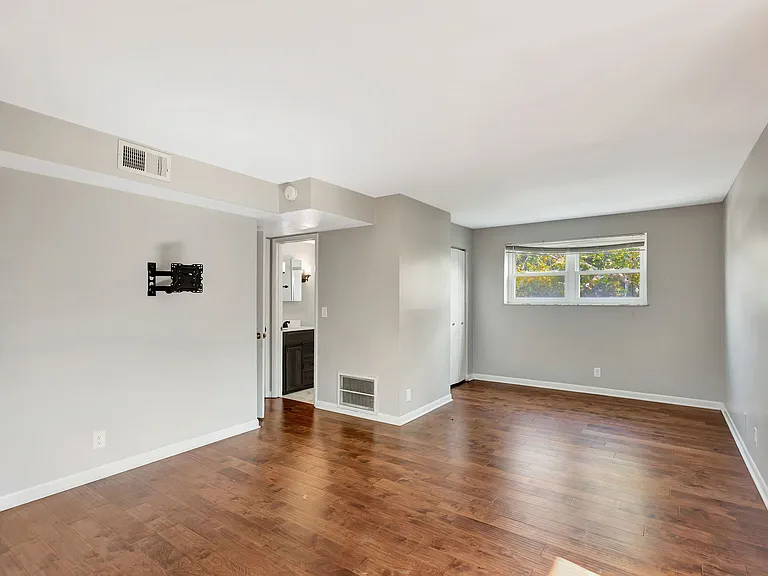 2270 Madison Rd #3C — Photo 13