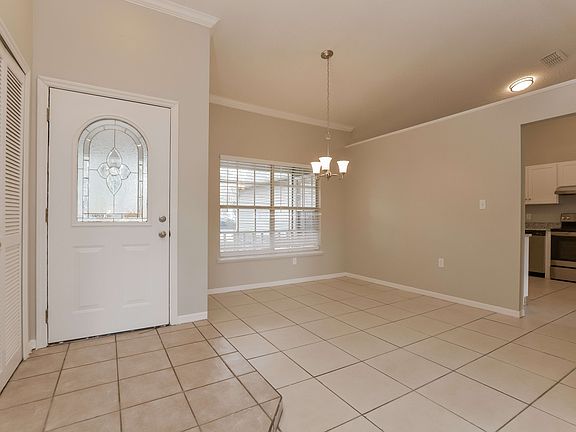 5th image of 702 Old Creek Ct