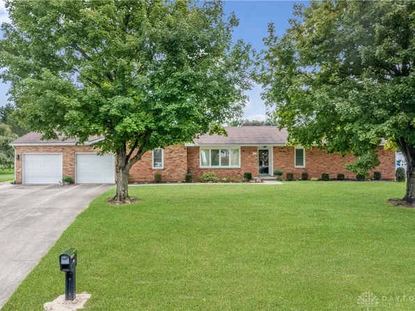 121 New Haven Dr, Urbana, OH 43078