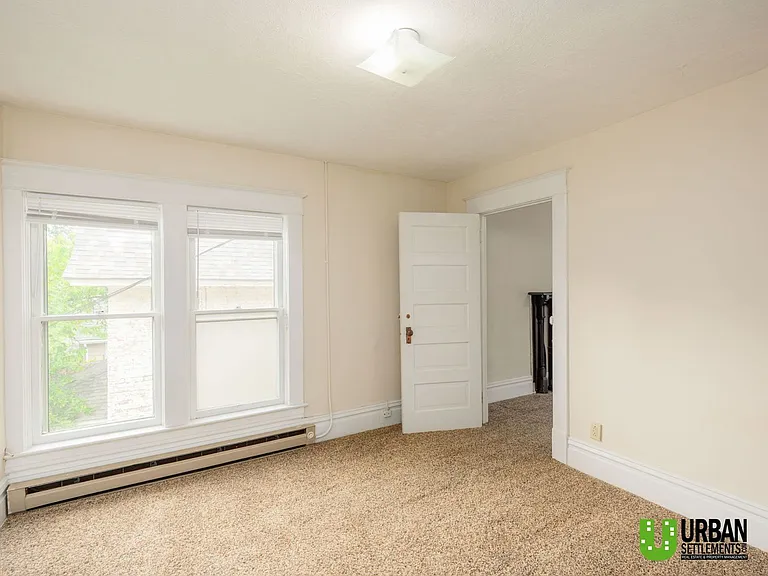 1122 S Walnut St — Photo 5