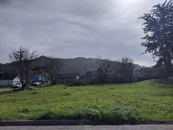 89 Columbus St, Rio Dell, CA 95562