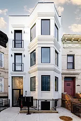 473 Bainbridge Street in Stuyvesant Heights