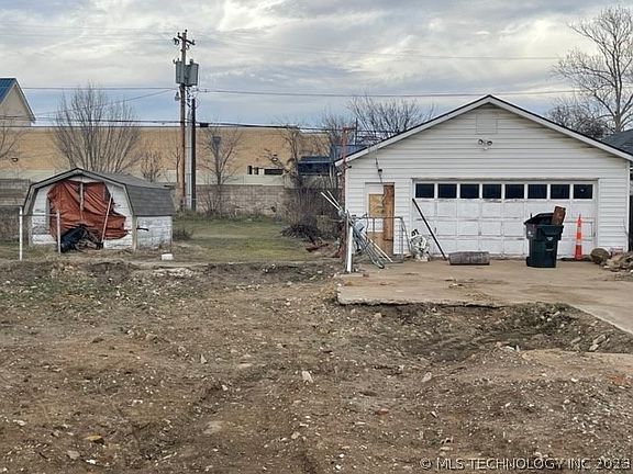 2nd image of 1113 E McLeod Ave