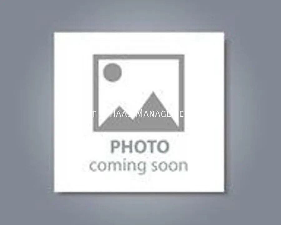 422 1/2 E Broadway #5
