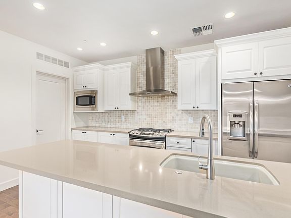3rd image of 8333 E Via Paseo Del Norte