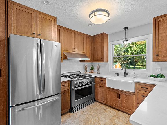 4th image of 5175 240th St E
