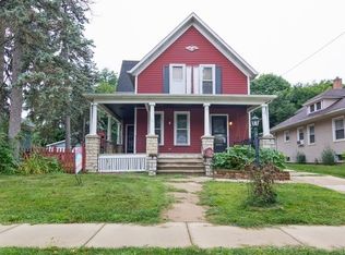 216 Elm St, Elgin, IL 60123