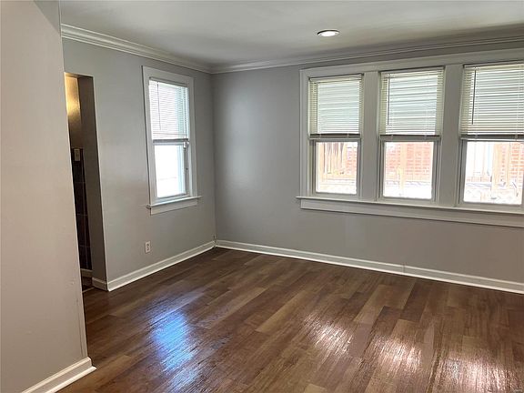 5th image of 4176 Schiller Pl