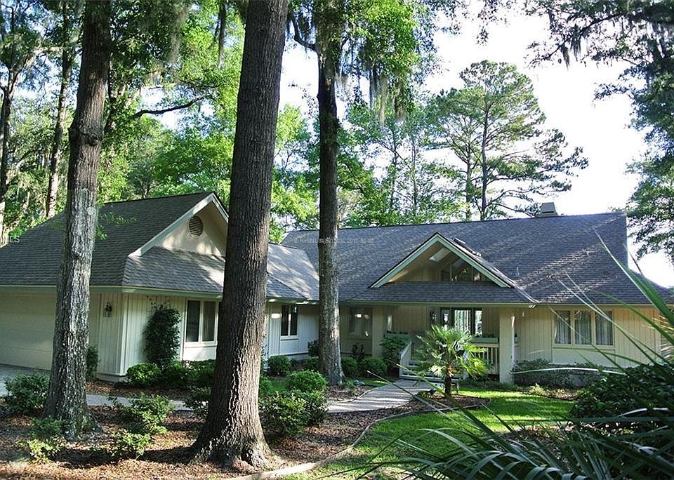 1st image of 135 Victoria Dr