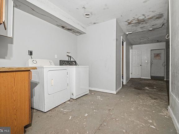 3rd image of 2741 Beryl Ave