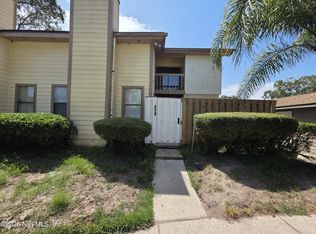 1301 Defender Ct W, Atlantic Beach, FL 32233
