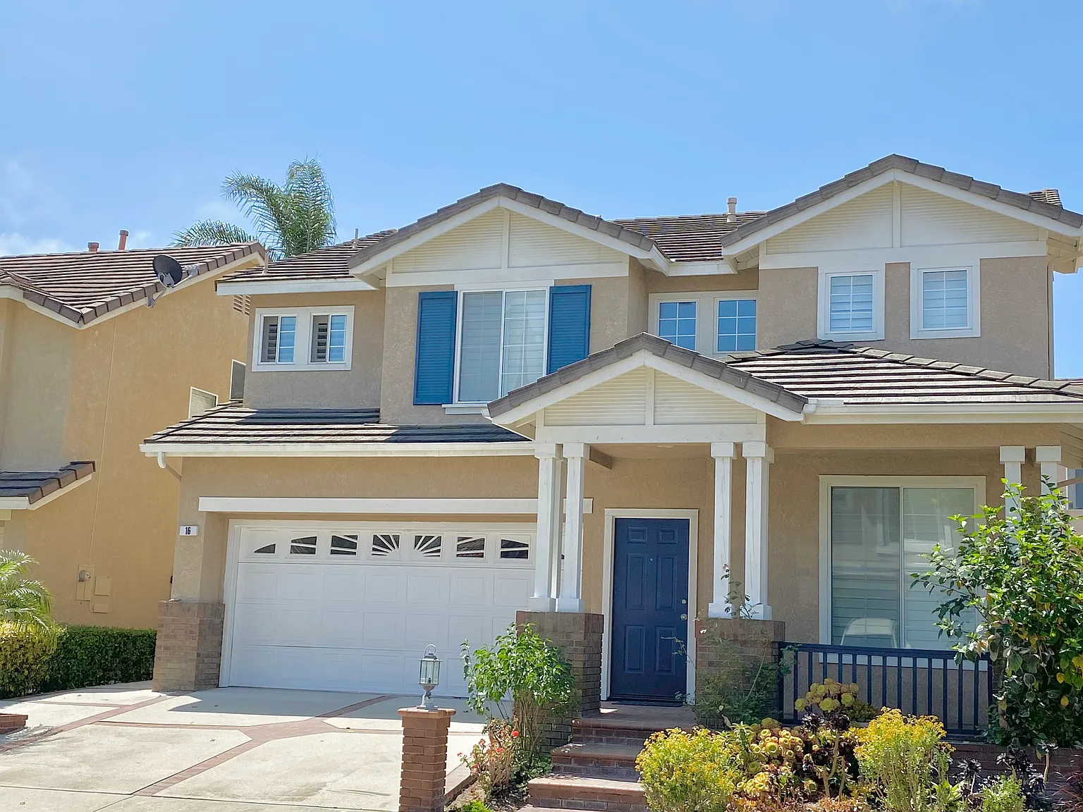 5 bed, 2166 sqft, $5,700 — Photo 2