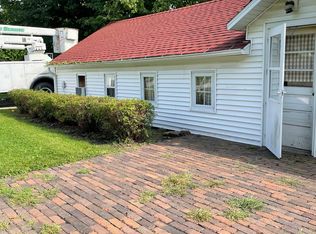 128 E Park St, Gilman, IL 60938