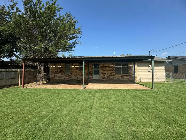 801 Park Plaza Dr — Photo 27
