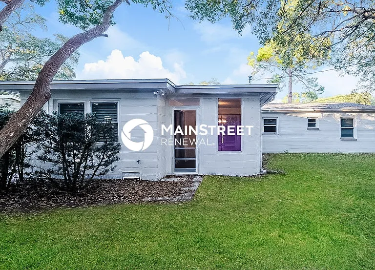 2447 Whitman St — Photo 16