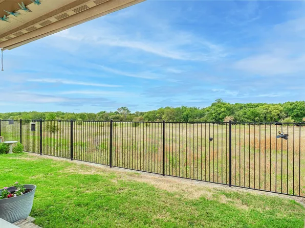 112 Plumed Thistle Dr, Fort Worth, TX 76131