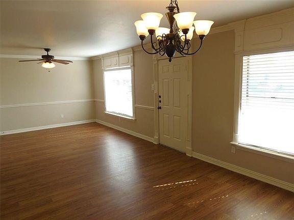 2nd image of 4321 Windsor Dr