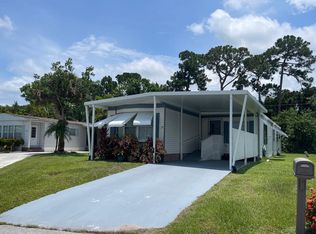 15 SE La Mesa Ln, Pt Saint Lucie, FL 34952