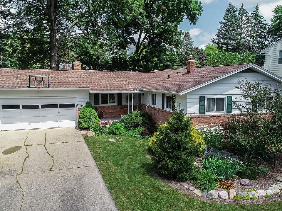 1st image of 2662 Linden St