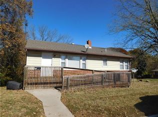 415 415 1/2 Anderson St, Warrensburg, MO 64093
