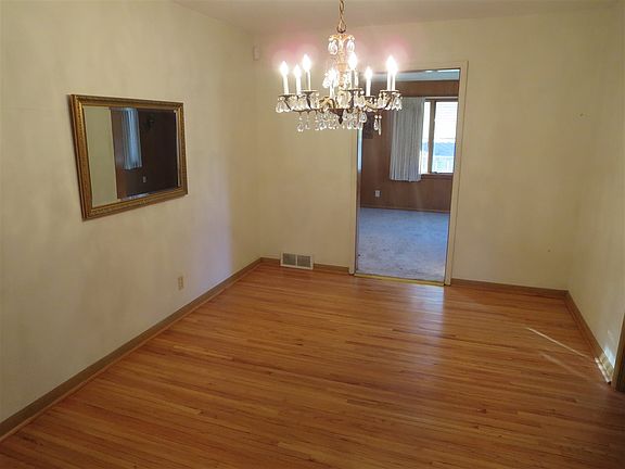 3rd image of 1219 31st St